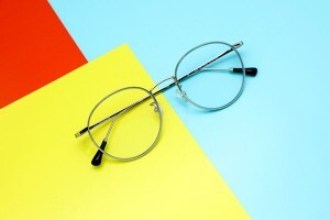 眼鏡黨必備，可以隨身攜帶的超聲波清洗機