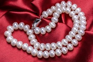 珍珠項(xiàng)鏈可以用超聲波清洗機(jī)洗嗎？